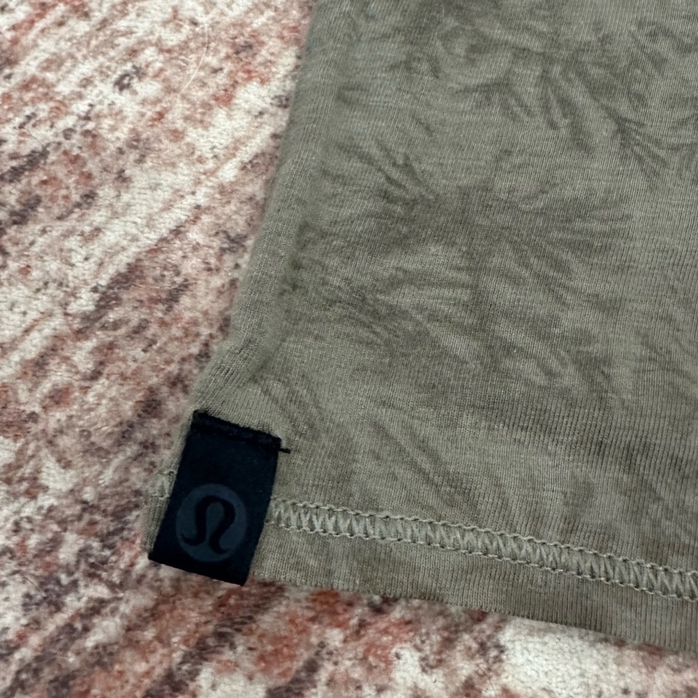Lululemon Lab Kosaten Tank Rare Women Size 4 OD Green Pattern Gym Athleisure - Picture 7 of 7